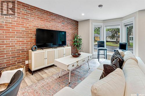 1003 Osler Street, Saskatoon, SK - Indoor Photo Showing Living Room