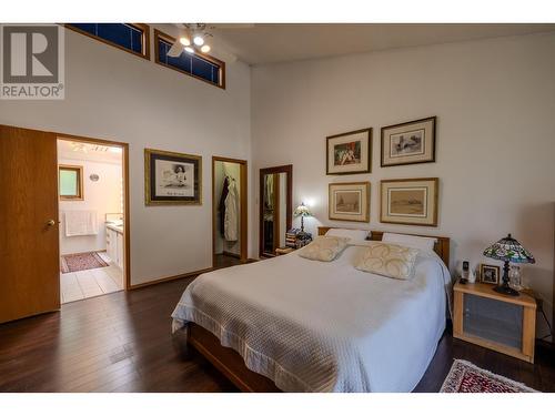 642 4Th Avenue, Fernie, BC - Indoor Photo Showing Bedroom