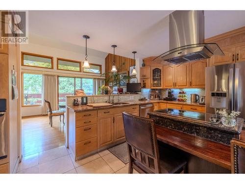 642 4Th Avenue, Fernie, BC - Indoor Photo Showing Kitchen With Stainless Steel Kitchen