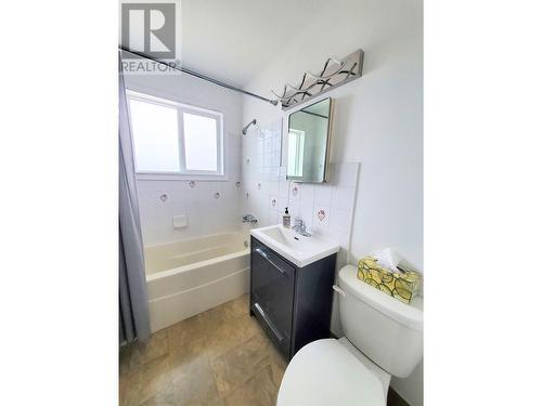 1961 3Rd Avenue, Prince George, BC - Indoor Photo Showing Bathroom