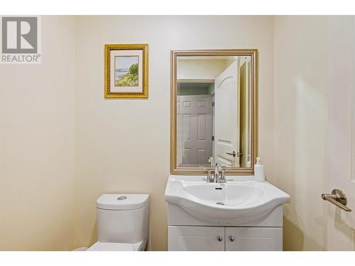 3299 Mcculloch Road, Kelowna, BC - Indoor Photo Showing Bathroom