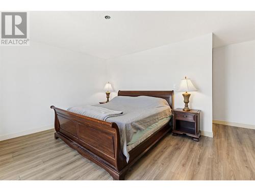 3299 Mcculloch Road, Kelowna, BC - Indoor Photo Showing Bedroom