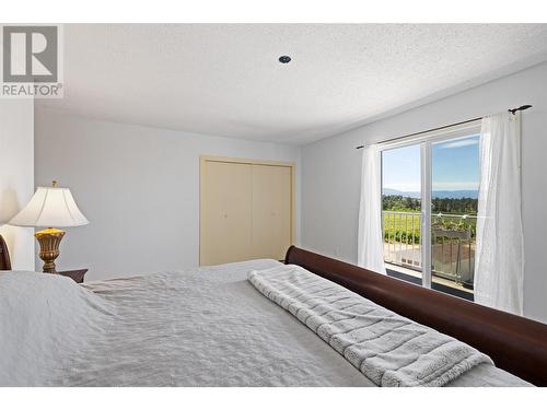 3299 Mcculloch Road, Kelowna, BC - Indoor Photo Showing Bedroom