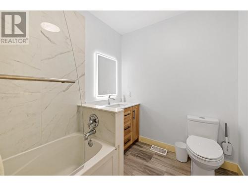 3299 Mcculloch Road, Kelowna, BC - Indoor Photo Showing Bathroom