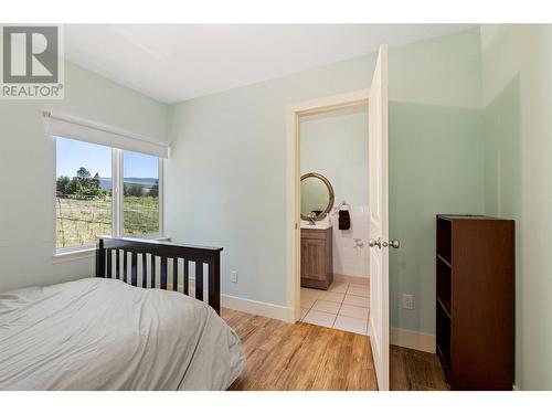 3299 Mcculloch Road, Kelowna, BC - Indoor Photo Showing Bedroom