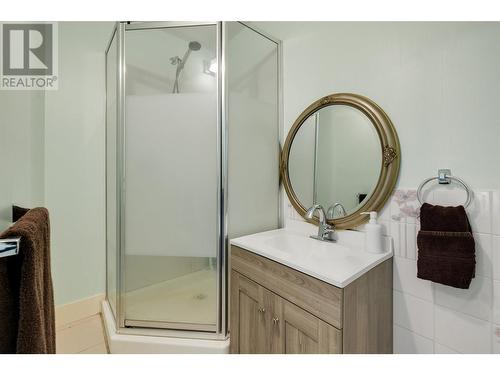 3299 Mcculloch Road, Kelowna, BC - Indoor Photo Showing Bathroom