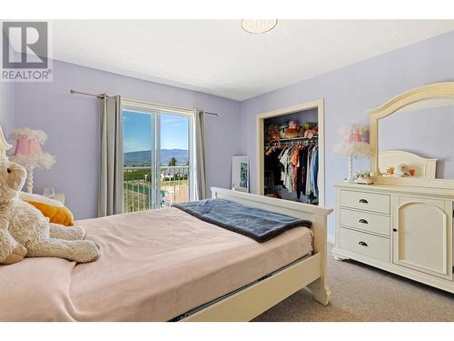 3299 Mcculloch Road, Kelowna, BC - Indoor Photo Showing Bedroom