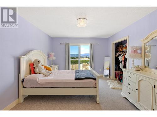 3299 Mcculloch Road, Kelowna, BC - Indoor Photo Showing Bedroom