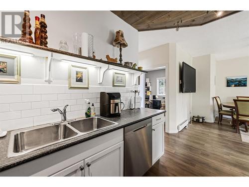 3299 Mcculloch Road, Kelowna, BC - Indoor Photo Showing Kitchen With Double Sink