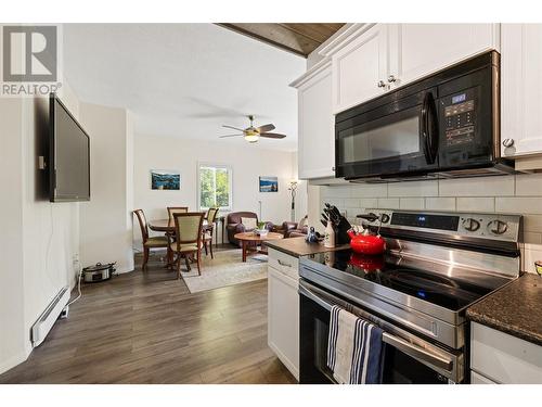 3299 Mcculloch Road, Kelowna, BC - Indoor Photo Showing Kitchen