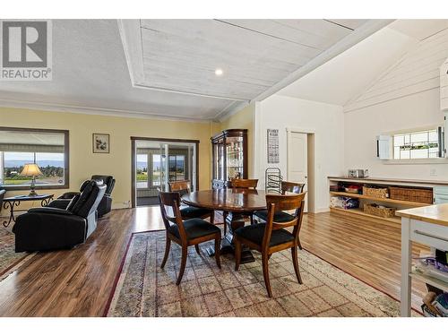 3299 Mcculloch Road, Kelowna, BC - Indoor Photo Showing Dining Room