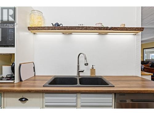 3299 Mcculloch Road, Kelowna, BC - Indoor Photo Showing Kitchen With Double Sink