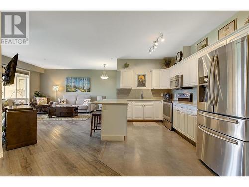 3570 Woodsdale Road Unit# 105, Lake Country, BC - Indoor Photo Showing Kitchen