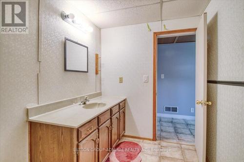 67 Lamila Street, Chatham-Kent, ON - Indoor Photo Showing Bathroom