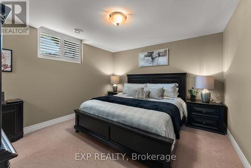 1 Tulip Tree Road, Niagara-On-The-Lake, ON - Indoor Photo Showing Bedroom