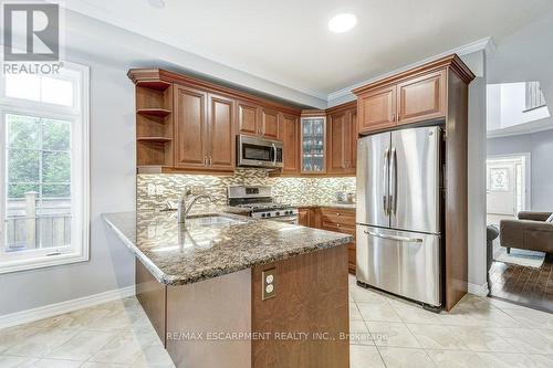 4 Truedell Circle, Hamilton (Waterdown), ON - Indoor Photo Showing Kitchen