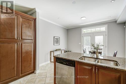 4 Truedell Circle, Hamilton (Waterdown), ON - Indoor Photo Showing Kitchen With Double Sink