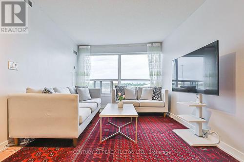 702 - 38 Lee Centre Drive, Toronto (Woburn), ON - Indoor Photo Showing Living Room