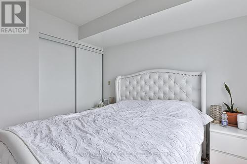 702 - 38 Lee Centre Drive, Toronto (Woburn), ON - Indoor Photo Showing Bedroom