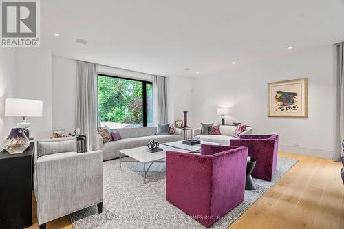 151 Centre Street, Vaughan, ON - Indoor Photo Showing Living Room