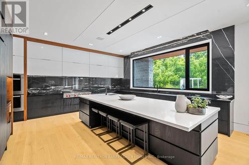 151 Centre Street, Vaughan, ON - Indoor Photo Showing Kitchen