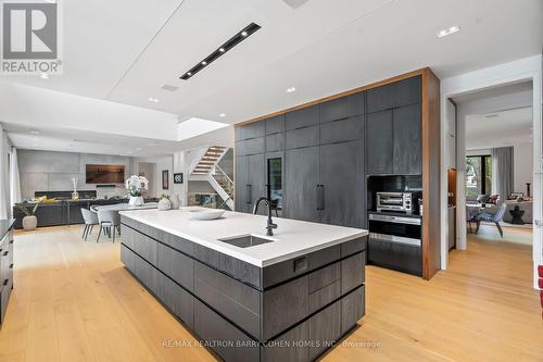 151 Centre Street, Vaughan, ON - Indoor Photo Showing Kitchen