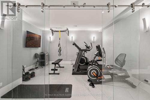 151 Centre Street, Vaughan, ON - Indoor Photo Showing Gym Room