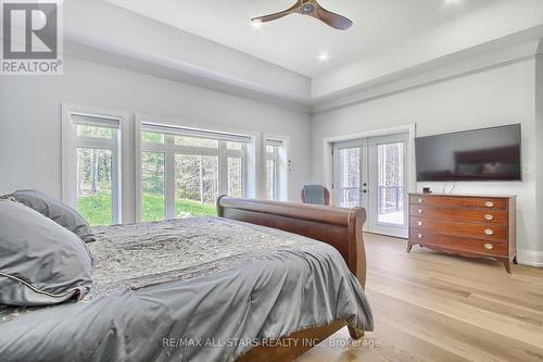 2705 14Th Line, Innisfil, ON - Indoor Photo Showing Bedroom