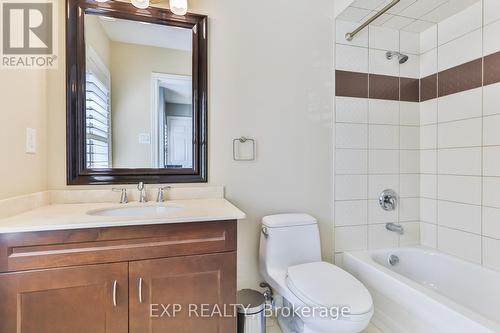2256 Greening Lane, Burlington, ON - Indoor Photo Showing Bathroom