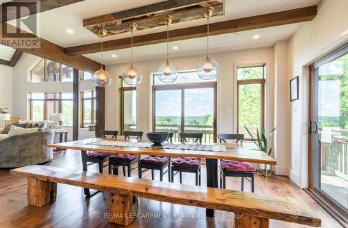 5565 Guelph Line, Burlington, ON - Indoor Photo Showing Dining Room