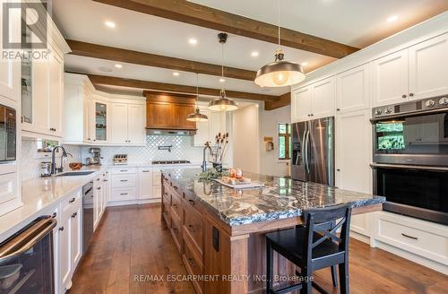 5565 Guelph Line, Burlington, ON - Indoor Photo Showing Kitchen With Upgraded Kitchen