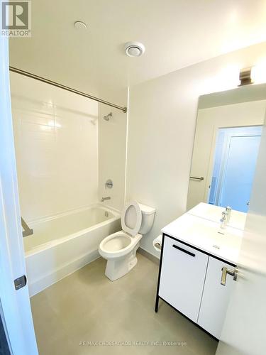 219 - 185 Deerfield Road, Newmarket (Central Newmarket), ON - Indoor Photo Showing Bathroom