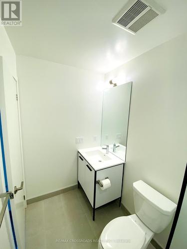 219 - 185 Deerfield Road, Newmarket (Central Newmarket), ON - Indoor Photo Showing Bathroom