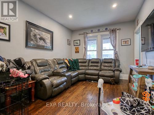 53 Cameron Street, London, ON - Indoor Photo Showing Living Room