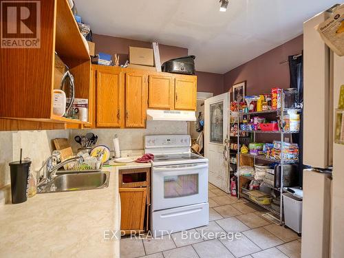 53 Cameron Street, London, ON - Indoor Photo Showing Kitchen