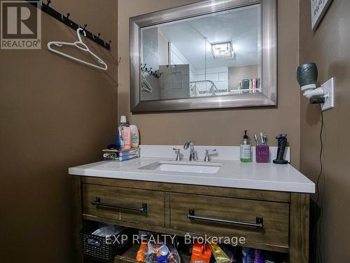 53 Cameron Street, London, ON - Indoor Photo Showing Bathroom