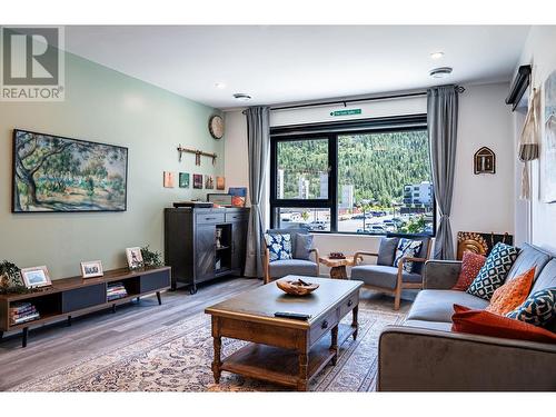 1701 Coursier Avenue Unit# 4204, Revelstoke, BC - Indoor Photo Showing Living Room