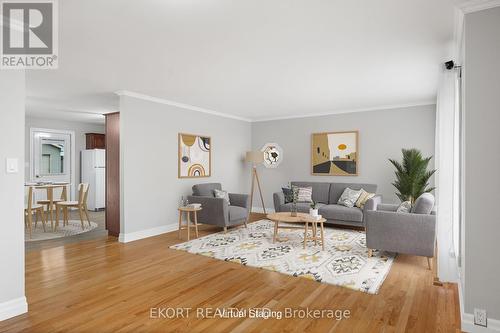 1757 Old Highway 2 W, Quinte West, ON - Indoor Photo Showing Living Room