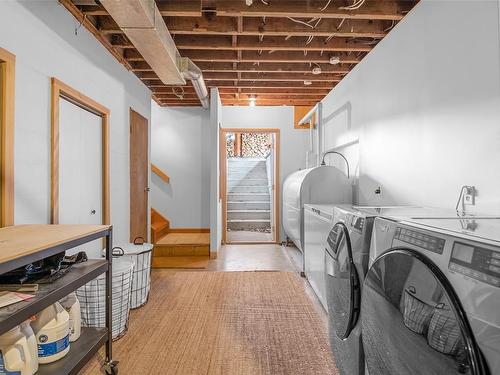 2882 Airport Way, Revelstoke, BC - Indoor Photo Showing Laundry Room