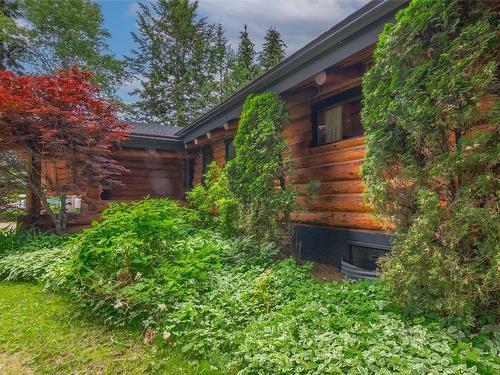 2882 Airport Way, Revelstoke, BC - Outdoor