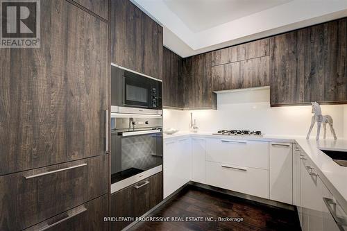 401 - 3 Southvale Drive, Toronto (Leaside), ON - Indoor Photo Showing Kitchen With Upgraded Kitchen