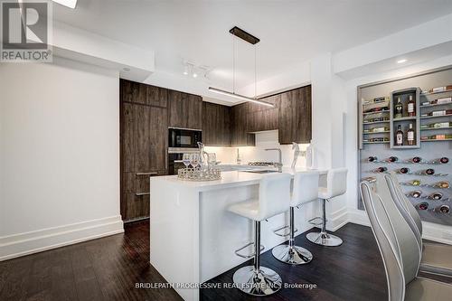 401 - 3 Southvale Drive, Toronto (Leaside), ON - Indoor Photo Showing Kitchen