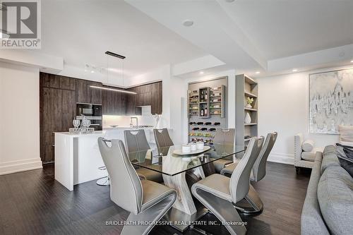 401 - 3 Southvale Drive, Toronto (Leaside), ON - Indoor Photo Showing Dining Room