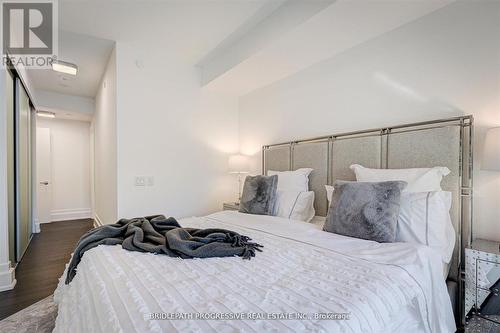 401 - 3 Southvale Drive, Toronto (Leaside), ON - Indoor Photo Showing Bedroom