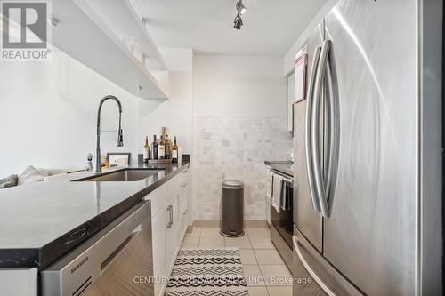 1609 - 81 Navy Wharf Court, Toronto, ON - Indoor Photo Showing Kitchen With Upgraded Kitchen