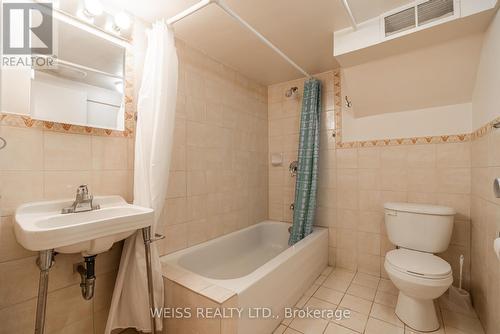 58 Saguenay Avenue, Toronto (Bedford Park-Nortown), ON - Indoor Photo Showing Bathroom