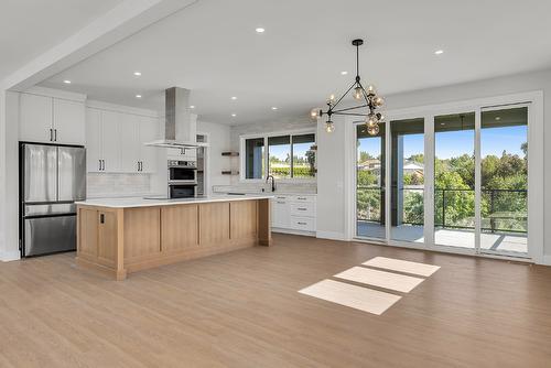 1054 Oak Barrel Place, West Kelowna, BC - Indoor Photo Showing Kitchen With Upgraded Kitchen