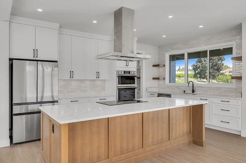 1054 Oak Barrel Place, West Kelowna, BC - Indoor Photo Showing Kitchen With Upgraded Kitchen