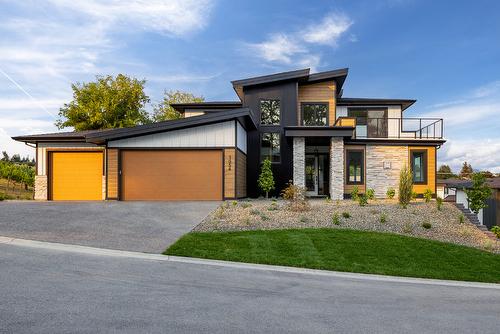 1054 Oak Barrel Place, West Kelowna, BC - Outdoor