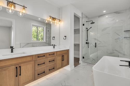 1054 Oak Barrel Place, West Kelowna, BC - Indoor Photo Showing Bathroom